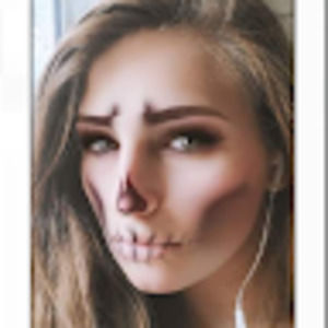 Meet your Posher, Cassandra